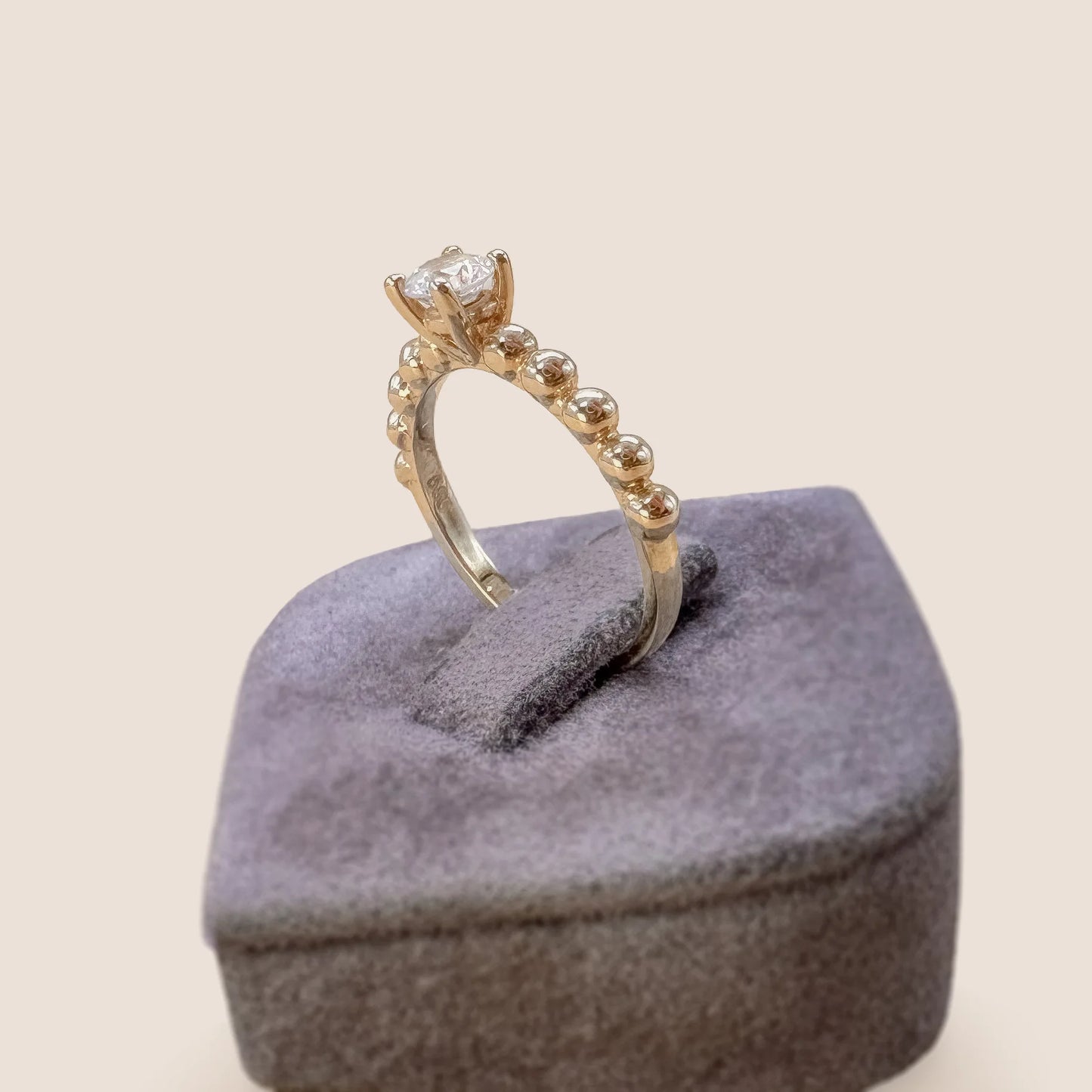 Gepunkteter Radiance Ring-14 karat